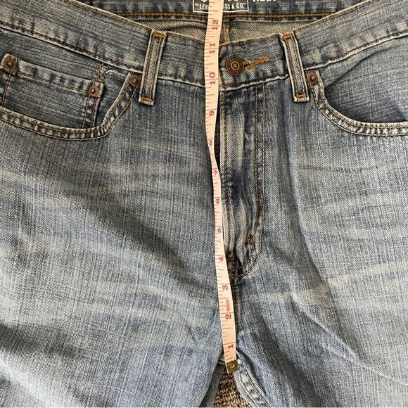 Vintage Relaxed Straight Leg Levi’s - Picture 10 of 16